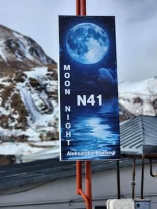 Hotel Moon Night à Kazbegi Extérieur photo