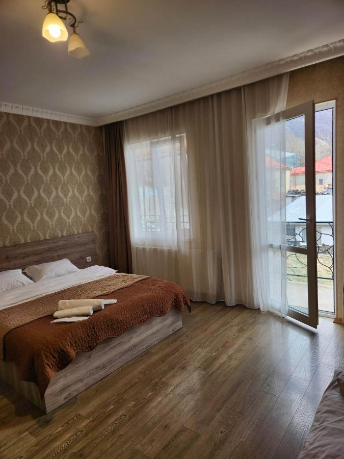 Hotel Moon Night à Kazbegi Extérieur photo