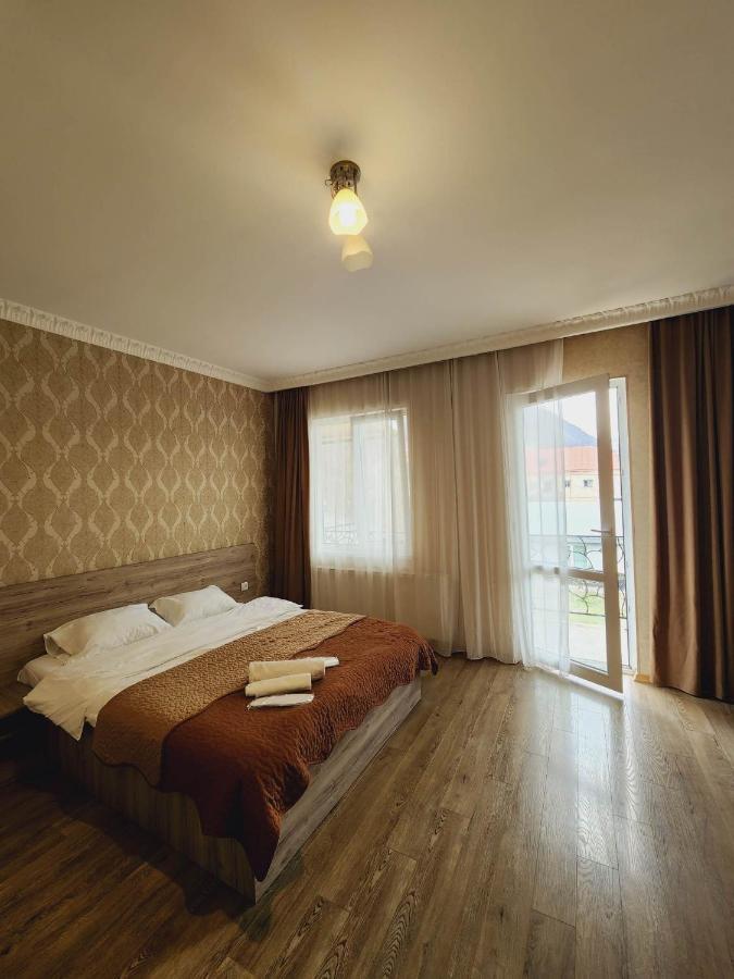 Hotel Moon Night à Kazbegi Extérieur photo